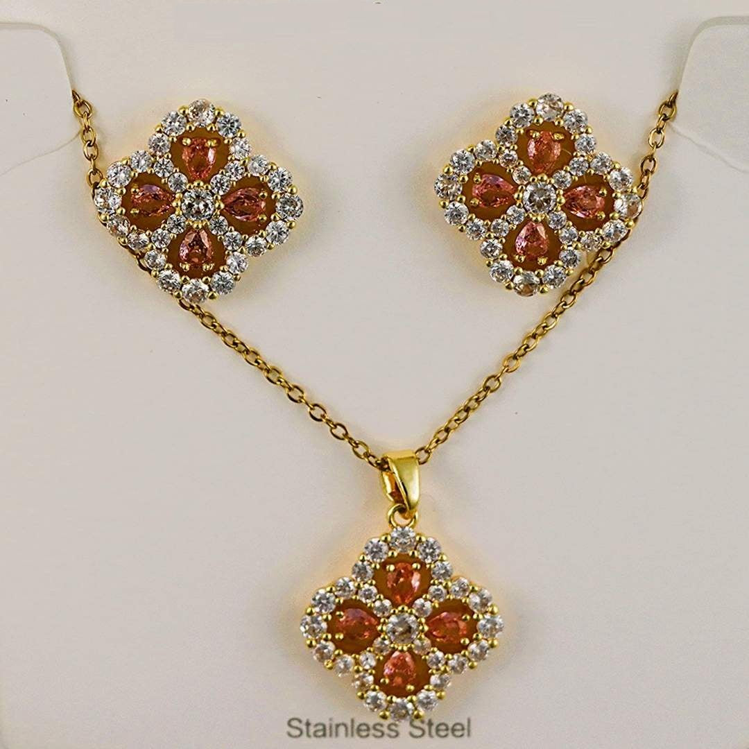 Clover-shaped Studded Pendant Chain & Earrings